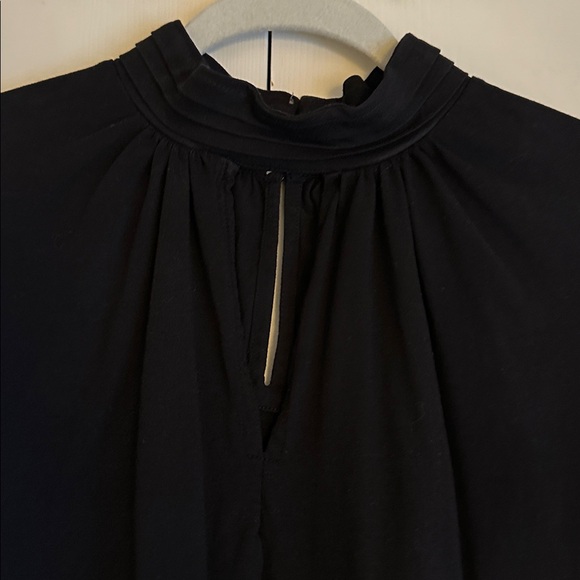 Loft Top - Picture 2 of 6